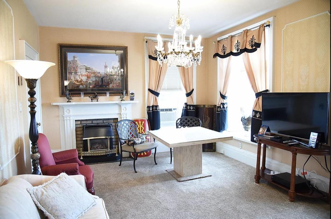 Noble Waterfront Suites Brockville Bagian luar foto