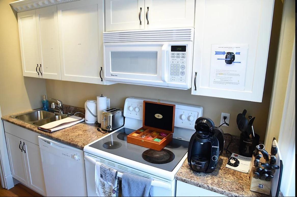 Noble Waterfront Suites Brockville Bagian luar foto